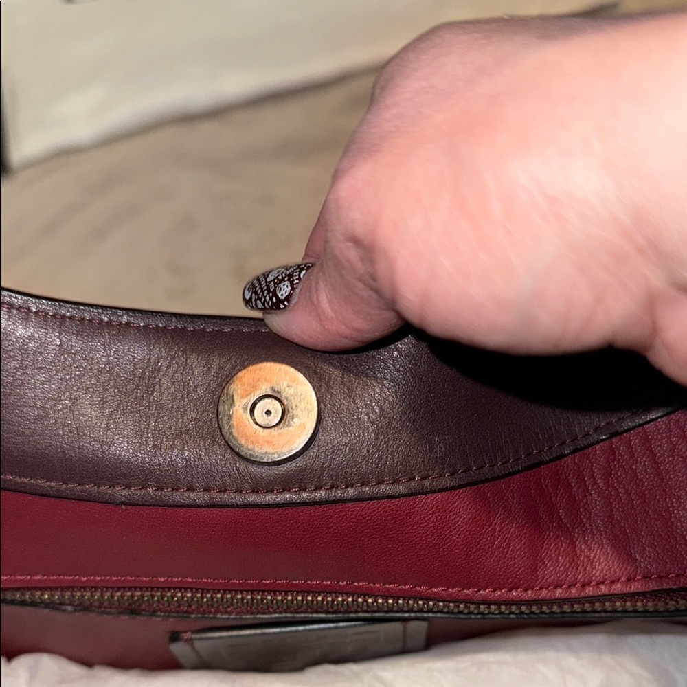 Coach Nomad Purple Hobo Bag with Versatile Straps - Picture 11 of 13